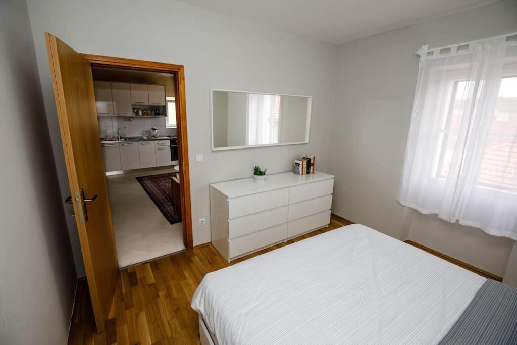 Apartment Old Town - Bambo クニン エクステリア 写真